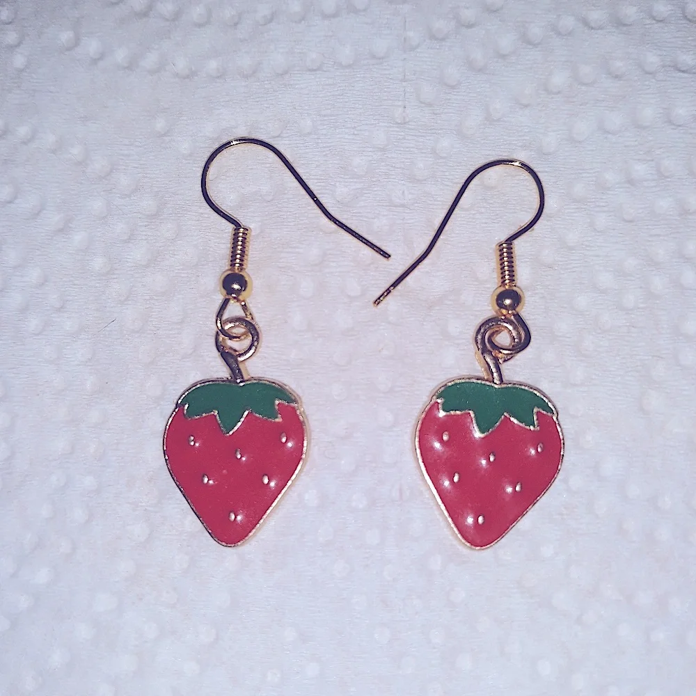 Strawberry Field Dangle Earrings Feminine Dainty Cute NEW NWT